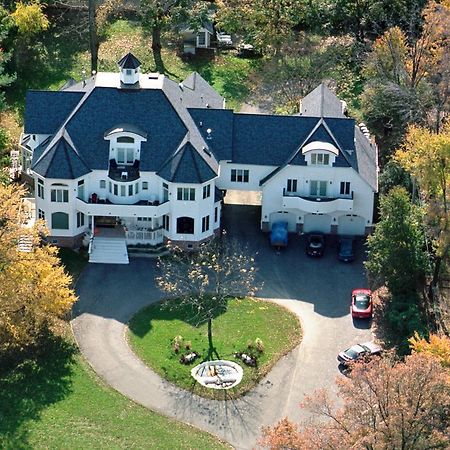 The Columbia Inn At Peralynna Екстер'єр фото