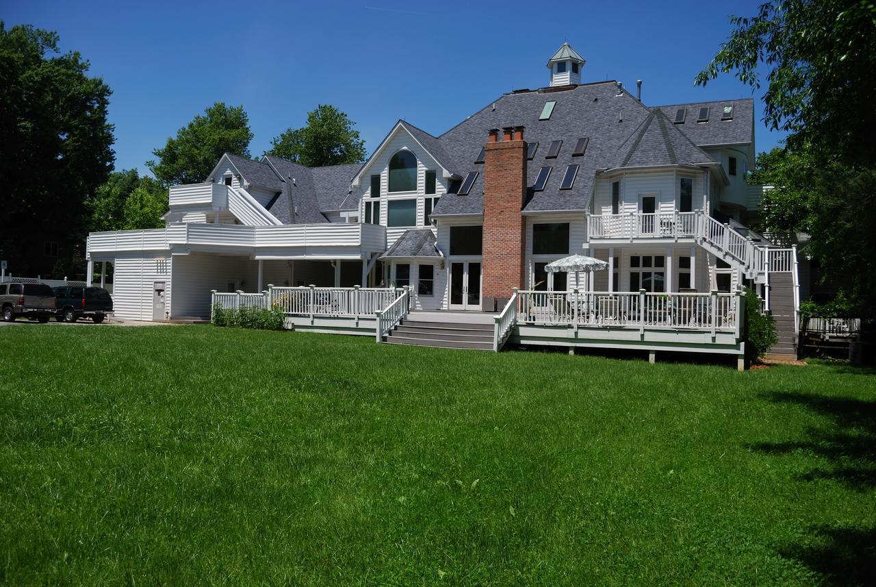 The Columbia Inn At Peralynna Екстер'єр фото